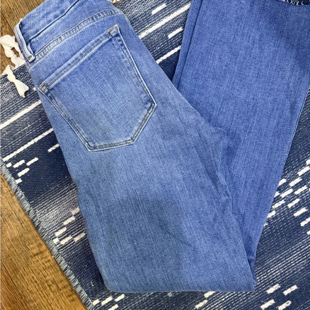 Frame Denim Cropped Ankle Jeans in Medium Blue Wash